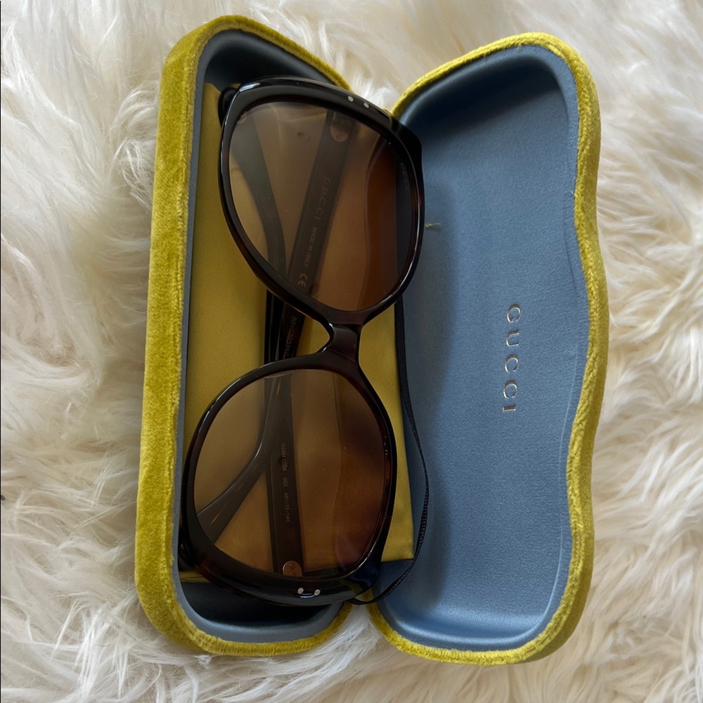 Gucci Women's Black and Brown Sunglasses